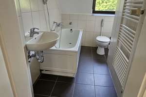Attraktive Dachgeschoss-Wohnung in zentraler Lage im Essener Süden – Ruhrallee 61, 45138 Huttrop, Essen – Vorschaubild 3