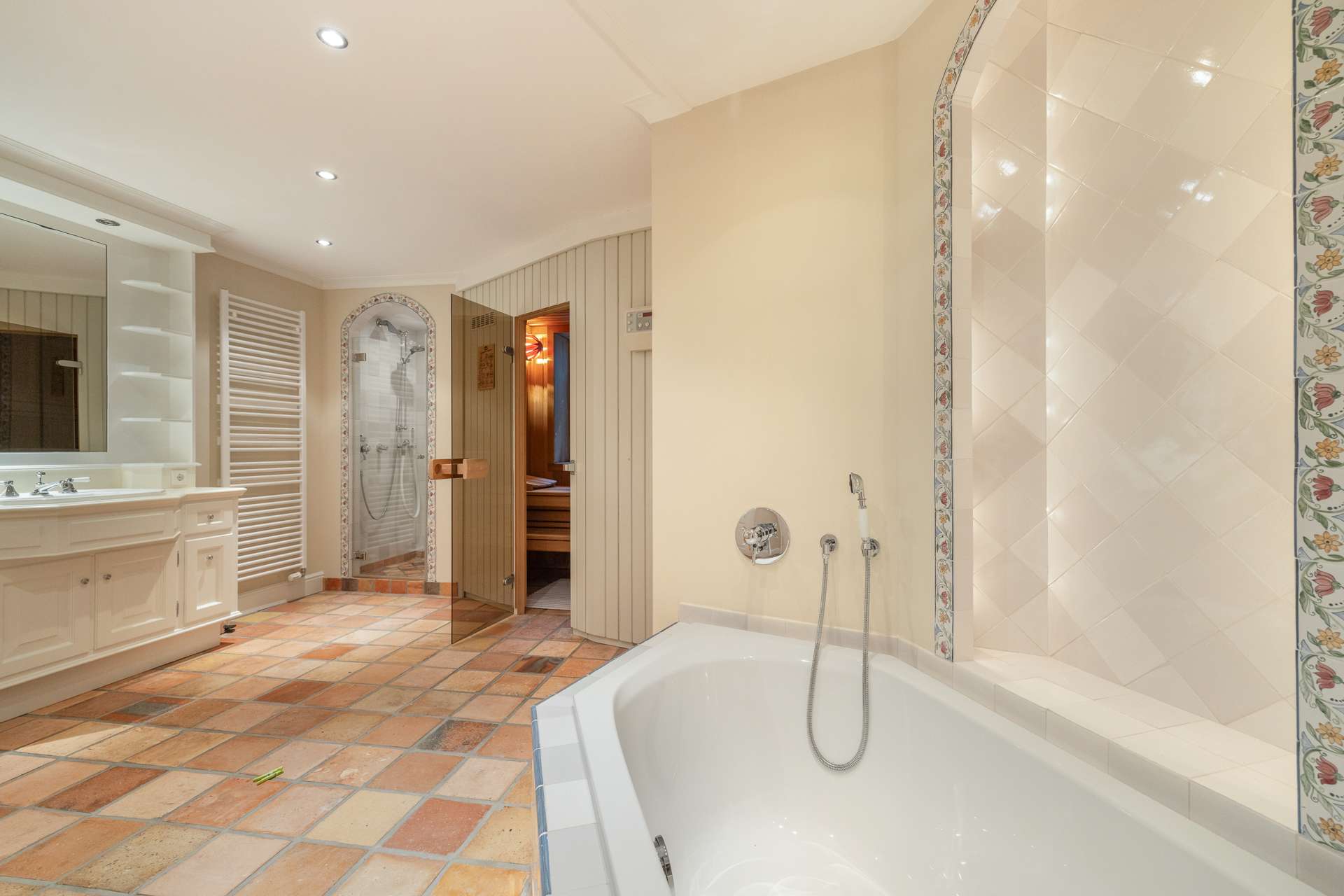 Immobilie in Kampen (Sylt) - Großzügige Doppelhaushälfte unter Reet mit Einzelhauscharakter in Kampen - Bild 15