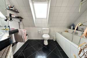 Individuelle Maisonette-Wohnung mit Balkon und TG-Stellplatz – Frohmestraße 68b, 22459 Schnelsen, Hamburg – Vorschaubild 5