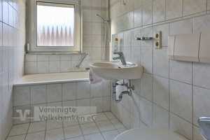 SCHÖN GELEGENE DHH MIT TOLLEM GARTEN UND AUSBAUPOTENTIAL! – Reutlingen (Kreis) – Vorschaubild 14