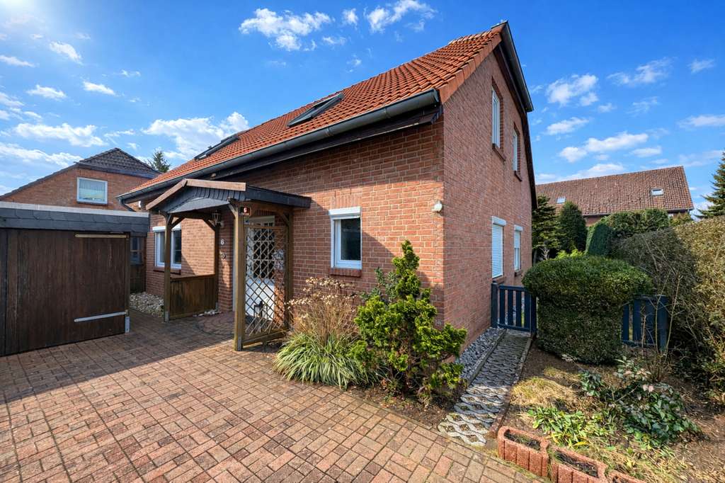 Immobilie in Plate - Einfamilienhaus mit Pool in ruhiger Wohnlage - Bild 1