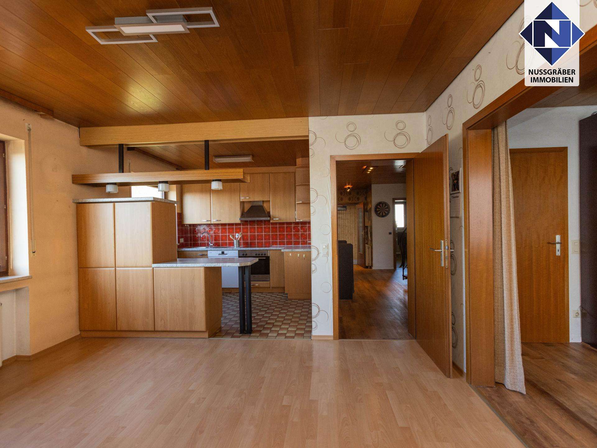 Immobilie in Frickenhausen - Familienparadies mit 7,5 Zimmern, offenem Kamin und großem Garten - Bild 14