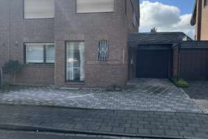 DHH mit Sauna und Garten