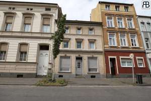 Einziehen oder investieren! EFH mit Einliegerwohnung in Köln-Mülheim (Rhein) – 5,26 % Rendite