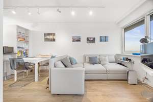 Wohnung mit Flair in Hamburgs Stadtzentrum im Mundsburg-Tower – Die vollständige Adresse der Immobilie erhältst du vom Anbieter., 22083 Barmbek-Süd, Hamburg – Vorschaubild 8