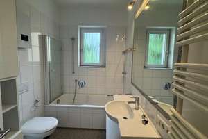 Familienfreundliche 3-Zimmer-Wohnung mit Einbauküche, drei Balkonen und Venusbergausblick – Die vollständige Adresse der Immobilie erhältst du vom Anbieter., 53129 Dottendorf, Bonn – Vorschaubild 4