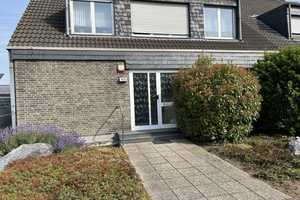 Preiswertes, gepflegtes 6-Raum-Mehrfamilienhaus in Köln Heimersdorf – Stallagsweg 165, 50767 Köln – Vorschaubild 1
