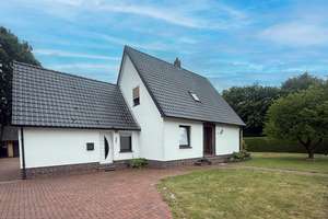 Charmantes Einfamilienhaus mit großem Garten und Wintergarten in Saterland – Sedelsberg-Heselberg – Die vollständige Adresse der Immobilie erhältst du vom Anbieter., 26683 Saterland – Vorschaubild 2