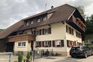 Wohnhaus mit Ökonomieteil und Doppelgarage im Kleinen Wiesental – Die vollständige Adresse der Immobilie erhältst du vom Anbieter., 79692 Neuenweg – Vorschaubild 2