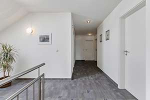 Top gepflegtes Einfamilienhaus mit viel Platz in einer der besten Lagen des Ingolstädter Südwestens! – Die vollständige Adresse der Immobilie erhältst du vom Anbieter., 85051 Südwest, Ingolstadt – Vorschaubild 35