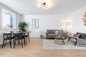 Frisch renovierte, großzügige 3-Zimmer-Wohnung mit herrlichem Blick über ganz Augsburg! – Heckenrosenweg 11, 86156 Bärenkeller, Augsburg – Vorschaubild 2