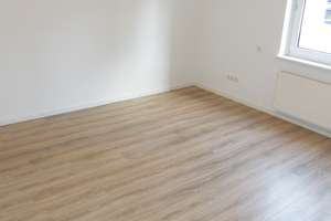 Sanierte 1,5-Zimmer-Kochn.-Diele-Bad, 31 m², EBK, mit Design-Badezimmer, im Hochparterre, ab 01.06. – Alter Postweg 48a, 86159 Hochfeld, Augsburg – Vorschaubild 6