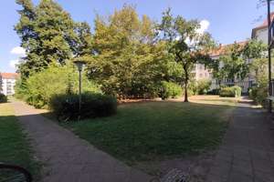 Rohdiamant im Grünen wartet auf Ihre Umgestaltung - 3 Zimmer Wohnung mit Dielen und Balkon – Grazer Damm 133, 12157 Schöneberg, Berlin – Vorschaubild 14