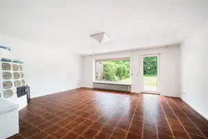 Großzügiges Reiheneckhaus mit idyllischem Garten, Ausbaupotenzial und fußläufig erreichbarer U-Bahn – München – Vorschaubild 2