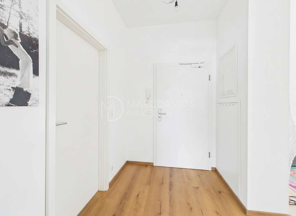 Immobilie in Bad Kötzting - Neu! Neuwertige 3-Zi-DG-Wohnung mit Loggia, EBK, Garage & Stellplatz - Bild 2