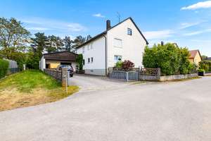 3-Parteienhaus mit XXL-Garage – inkl. Sanierungsangebot & Förderübersicht – Die vollständige Adresse der Immobilie erhältst du vom Anbieter., 93089 Aufhausen – Vorschaubild 1
