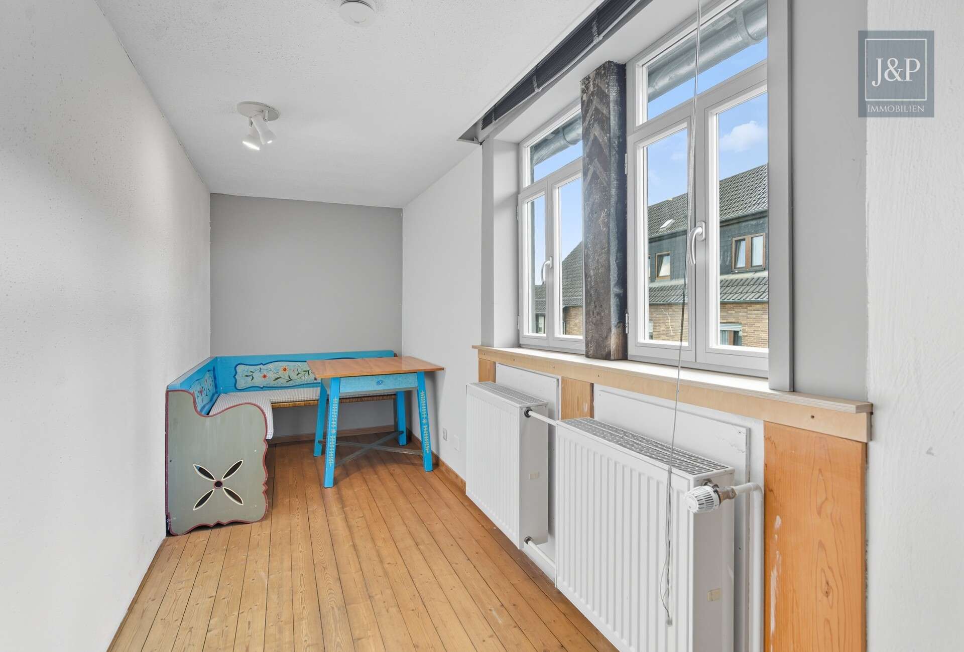 Immobilie in Bruchköbel - Zentral & vielseitig: Großes Fachwerkhaus mit Einliegerwohnung und Nebengebäuden! - Bild 18