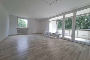 Helle, frisch renovierte 3-Zimmer-Wohnung mit Süd-Balkon, Einbauküche und saniertem Vollbad