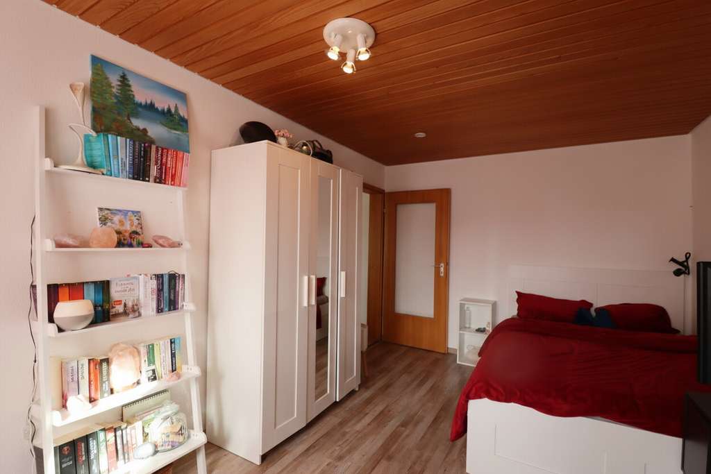 Immobilie in Satteldorf - Modernes Familienzuhause mit viel Raum für Ihre Wünsche und großzügigem Grundstück - Bild 2