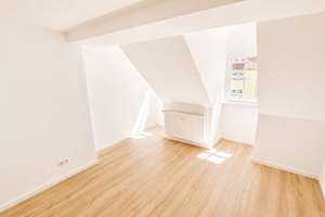 Stilvolle Dachgeschosswohnung in Bestlage – 4 Zimmer am Erfurter Anger – Anger 42, 99084 Altstadt, Erfurt – Vorschaubild 4