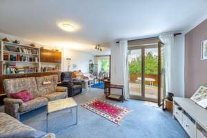 Großzügige Familienwohnung mit traumhaftem Sonnenbalkon, neuem Carport und Potenzial in Dottendorf – Die vollständige Adresse der Immobilie erhältst du vom Anbieter., 53129 Dottendorf, Bonn – Vorschaubild 8