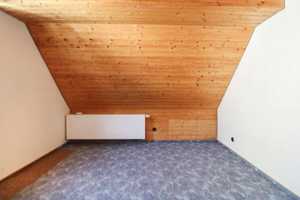 Familienidyll: Sanierungsbedürftiges Einfamilienhaus mit Einliegerwohnung, Garten und Carport – Fürth (Kreis) – Vorschaubild 9