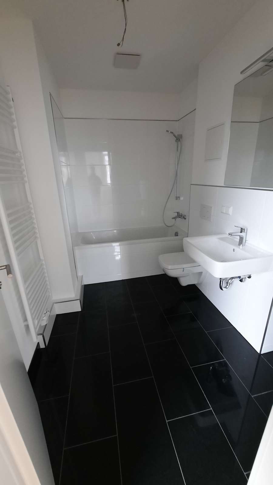 Geräumige 2-Zimmer-Wohnung mit Balkon moderner Küchenzeile in Erfurt