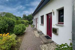 Gepflegtes Mittelreihenhaus mit Ausbaureserve – Die vollständige Adresse der Immobilie erhältst du vom Anbieter., 23570 Travemünde, Lübeck – Vorschaubild 2