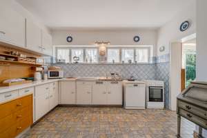 Stilvolle Villa mit großzügigem Grundstück in direkter Rheinnähe – Die vollständige Adresse der Immobilie erhältst du vom Anbieter., 40593 Urdenbach, Düsseldorf – Vorschaubild 15
