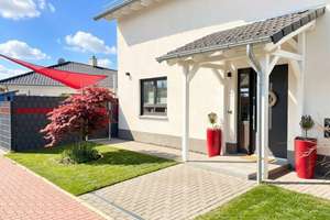 Modernes, energieeffizientes Einfamilienhaus inkl. Salzwasserpool, Einbauküche&Garage bei Wolfsburg! – Spatzenring 37, 38479 Tappenbeck – Vorschaubild 4