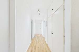 Ideal für Familien und Pendler! 4-Zimmer-Wohnung mit Balkon und Keller in zentraler Lage – Die vollständige Adresse der Immobilie erhältst du vom Anbieter., 84032 Wolfgang, Landshut – Vorschaubild 7