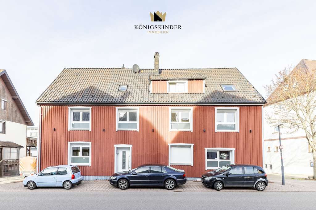 Immobilie in Engelsbrand - Großzügige 5-Zimmer-DG-Wohnung mit 92 m² in saniertem Haus – vermietet & vielseitig nutzbar - Bild 0