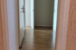 Attraktive helle  2-Zimmer-Wohnung mit Gartennutzung .