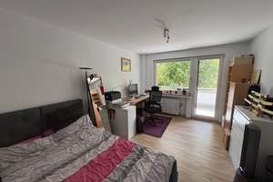 Helle 1-Zimmer-Wohnung mit Balkon in zentraler, aber ruhiger Lage in Köln-Holweide!
