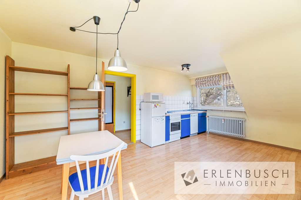 Immobilie in Rudersberg - Zweifamilienhaus mit 2 Garagen, großem Grundstück und vielseitiger Nutzung - Bild 2