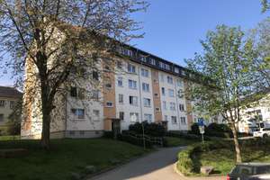 Gemütliche 2-Raum Wohnung mit Einbauküche, Balkon und Stellplatz