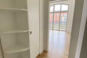 Sehr helle Süd-West-Wohnung zum Innenhof direkt an der Spree! Mit Balkonund Waschmaschinenanschluss! – Carl-Spindler-Strasse 13, 12555 Berlin – Vorschaubild 2