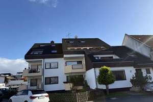 2 Zi.-Whg. mit ausgebautem Raum im Dachgeschoß, TGL-Bad und Balkon in gepflegter Wohnanlage