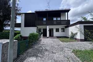 Großzügiges Doppelhaus  mit 10 Zimmern in Garching, sofort bezugsfrei