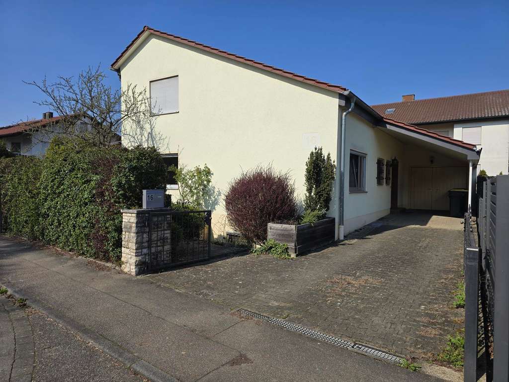 Immobilie in Freiberg am Neckar - Attraktives 1-2 Familienhaus in ruhiger Lage - Bezugsfrei Sommer 2026! - Bild 1