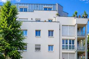 Besondere 4-Zimmer-Maisonettewohnung mit 4 Balkonen & Tiefgarage in Fürth – Nähe Wiesengrund – Die vollständige Adresse der Immobilie erhältst du vom Anbieter., 90762 Stadtpark, Stadtgrenze, Fürth – Vorschaubild 2