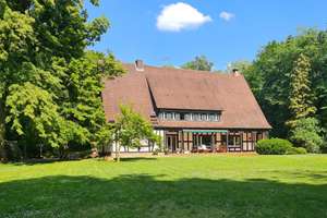 Großzügige Fachwerkvilla auf parkartigem Grundstück! – Die vollständige Adresse der Immobilie erhältst du vom Anbieter., 32257 Bünde – Vorschaubild 2