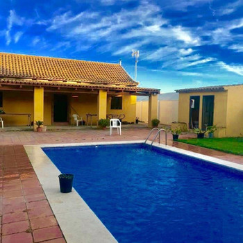 Fantastisches, rustikales Grundstück mit Gebäuden in La Yeguada
