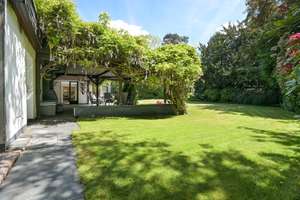 Großzügiger Bungalow mit Potential in bester Lage von Köln-Hahnwald
 – Die vollständige Adresse der Immobilie erhältst du vom Anbieter., 50996 Hahnwald, Köln – Vorschaubild 2