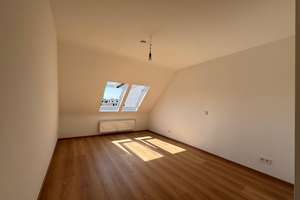 Sanierte Wohnung 4. Etage mit Balkon, Aufzug und dazu mietbarem Tiefgaragenstellplatz in Derendorf – Ulmenstraße 102, 40476 Derendorf, Düsseldorf – Vorschaubild 10