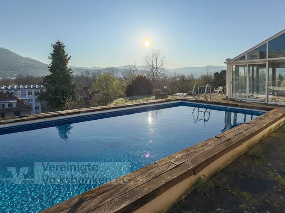 Pool-(KI-generiert)