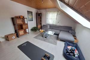 Gemütliche Dachgeschosswohnung 4 Zimmer mit Einbauküche in ruhiger Wohngegend – Die vollständige Adresse der Immobilie erhältst du vom Anbieter., 71720 Oberstenfeld – Vorschaubild 10
