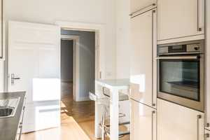 NEU *Paul & Partner* ALTBAUFANS AUFGEAPASST ! SAGENHAFTE ALTBAUPERLE IN IDEALER LAGE ! 2 BALKONE ! – Wiesbaden – Vorschaubild 11