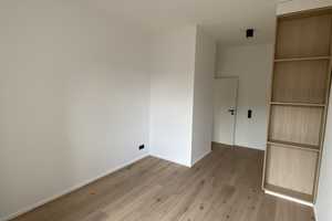 Möblierte 2er WG mit 2 Balkonen und Einbauküche: Preis pro Zimmer 825 € KM + 75 € NK Balkon, EBK – Becherstraße 6, 40476 Düsseldorf – Vorschaubild 5