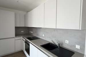 Helle 3-Raum-Wohnung mit Einbauküche, Gäste-WC und Balkon – Friedrichstraße 9, 1067 Friedrichstadt, Dresden – Vorschaubild 2